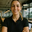 Foto de exemplo de Lúcia F., criada por inteligência artificial